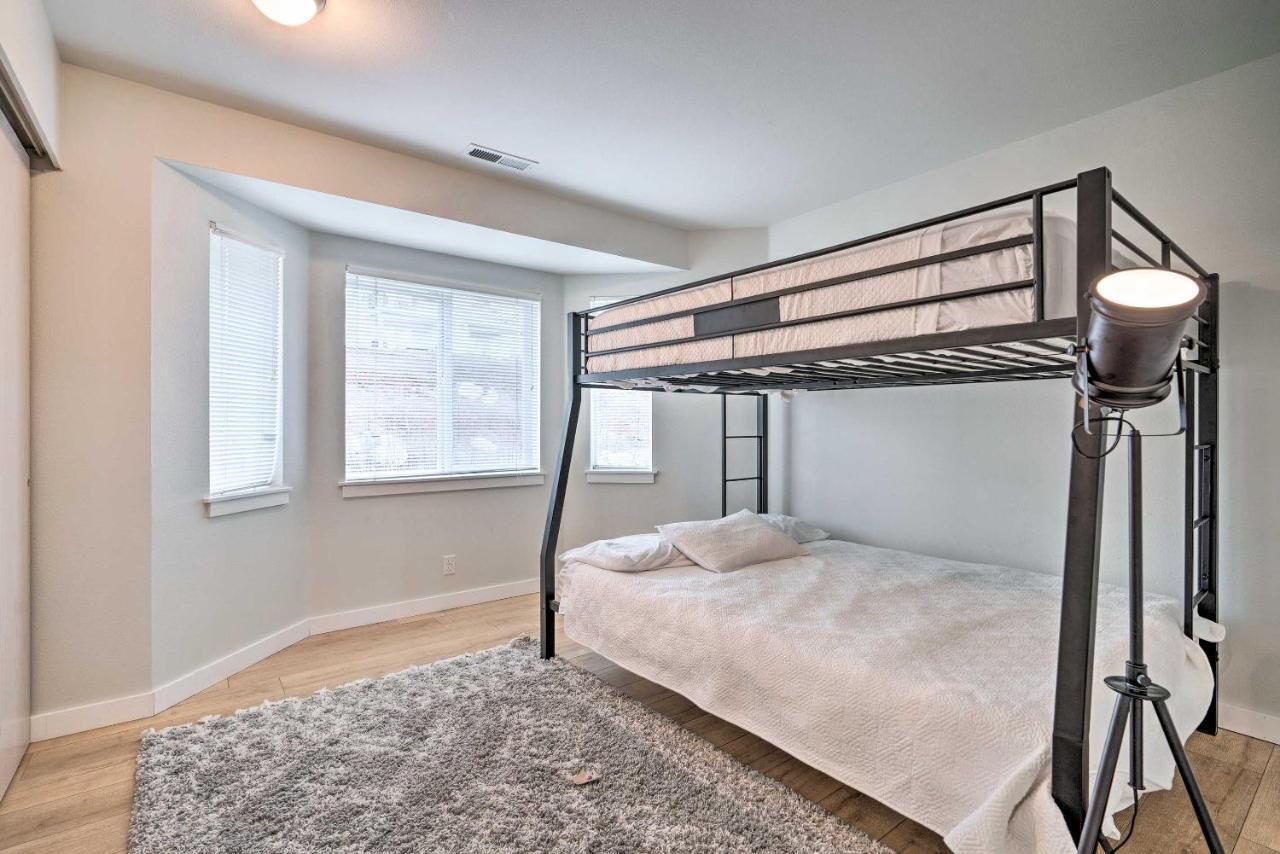 Chic Chelan Condo With Balcony, Walk To Lake And Dtwn! المظهر الخارجي الصورة