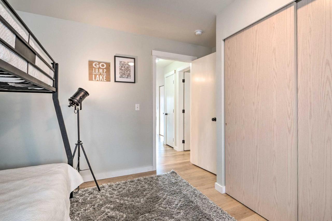 Chic Chelan Condo With Balcony, Walk To Lake And Dtwn! المظهر الخارجي الصورة