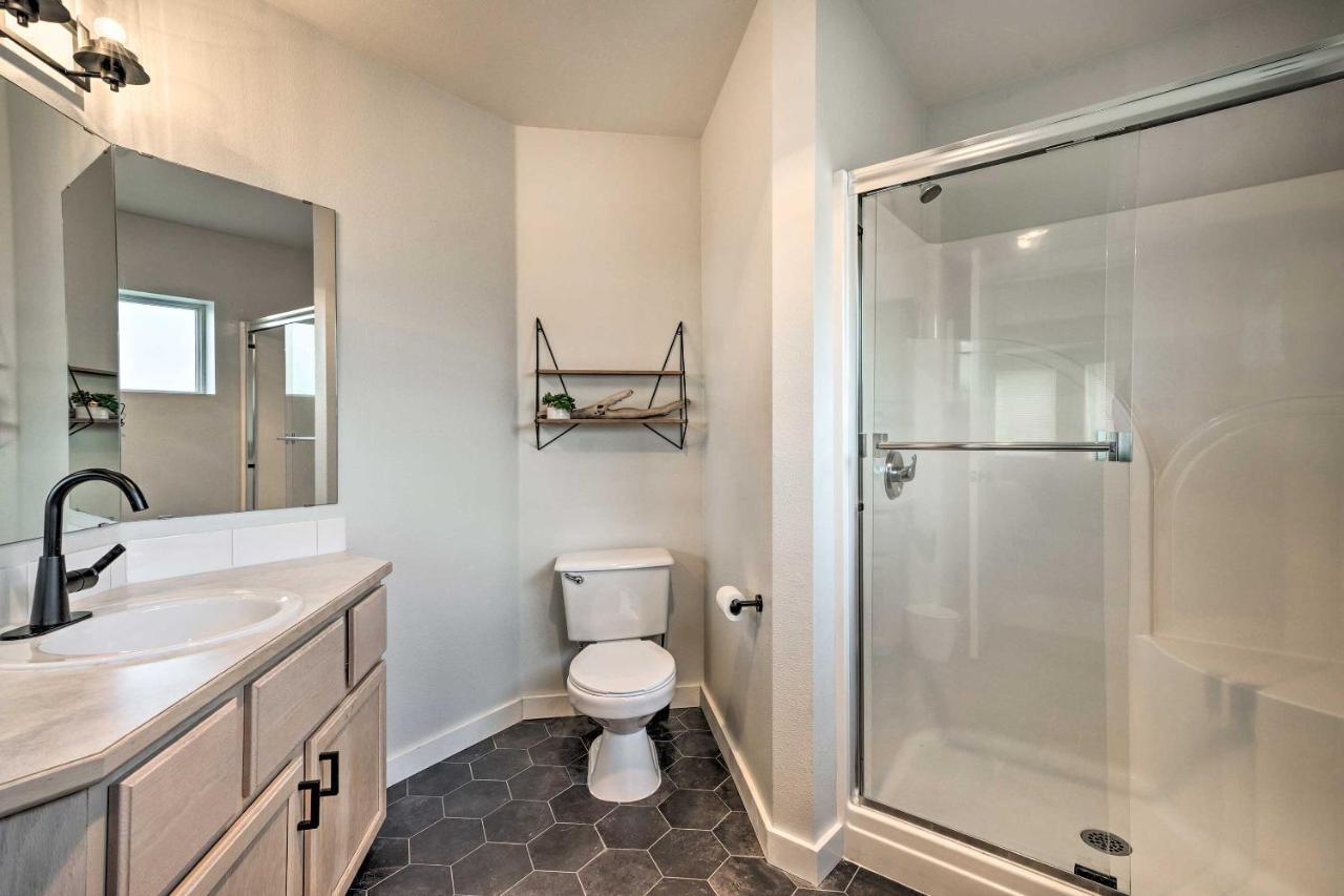 Chic Chelan Condo With Balcony, Walk To Lake And Dtwn! المظهر الخارجي الصورة