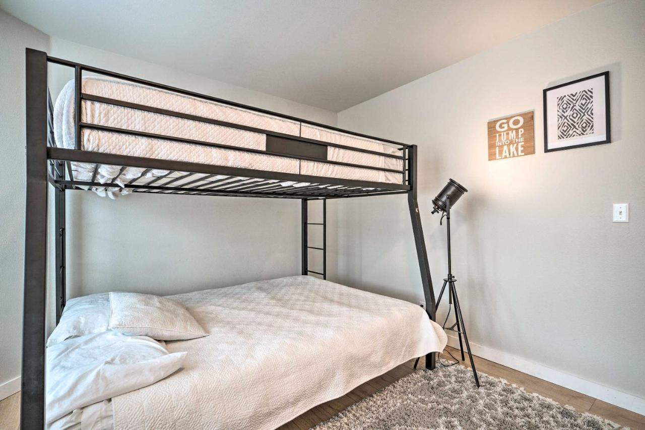 Chic Chelan Condo With Balcony, Walk To Lake And Dtwn! المظهر الخارجي الصورة